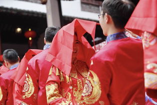 风雨中的甜蜜，上海新人顶风雨结婚