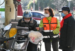 上海骑手劳累过度雨中去世事件真相揭秘