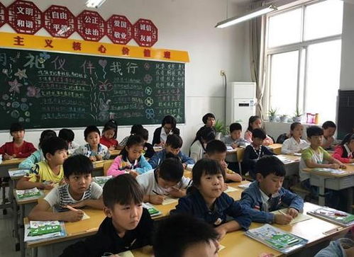 学生忘戴红领巾引发的风波，从疏忽到暴力的反思