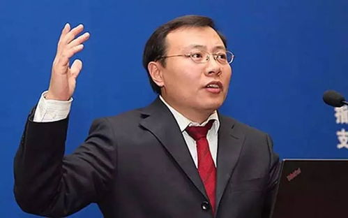 任泽平，倒车接人后再出发