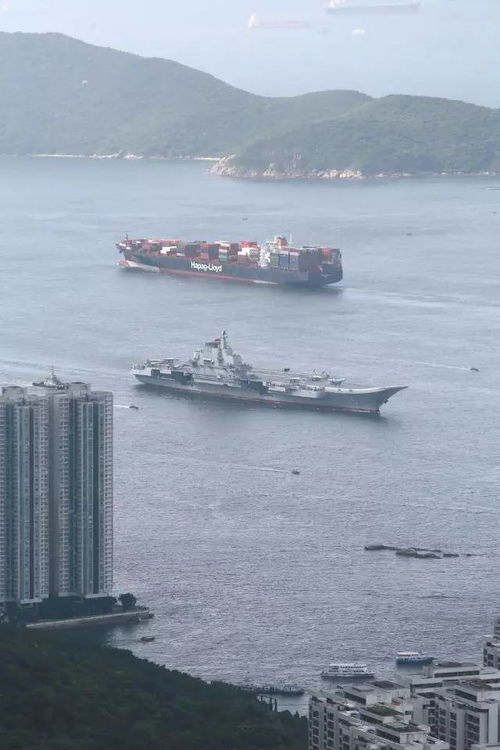 香港市民看见海南舰后哽咽，共融与自豪的时刻