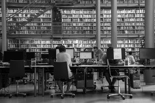 曹德旺现身福耀科技大学开学典礼，教育与创新的融合